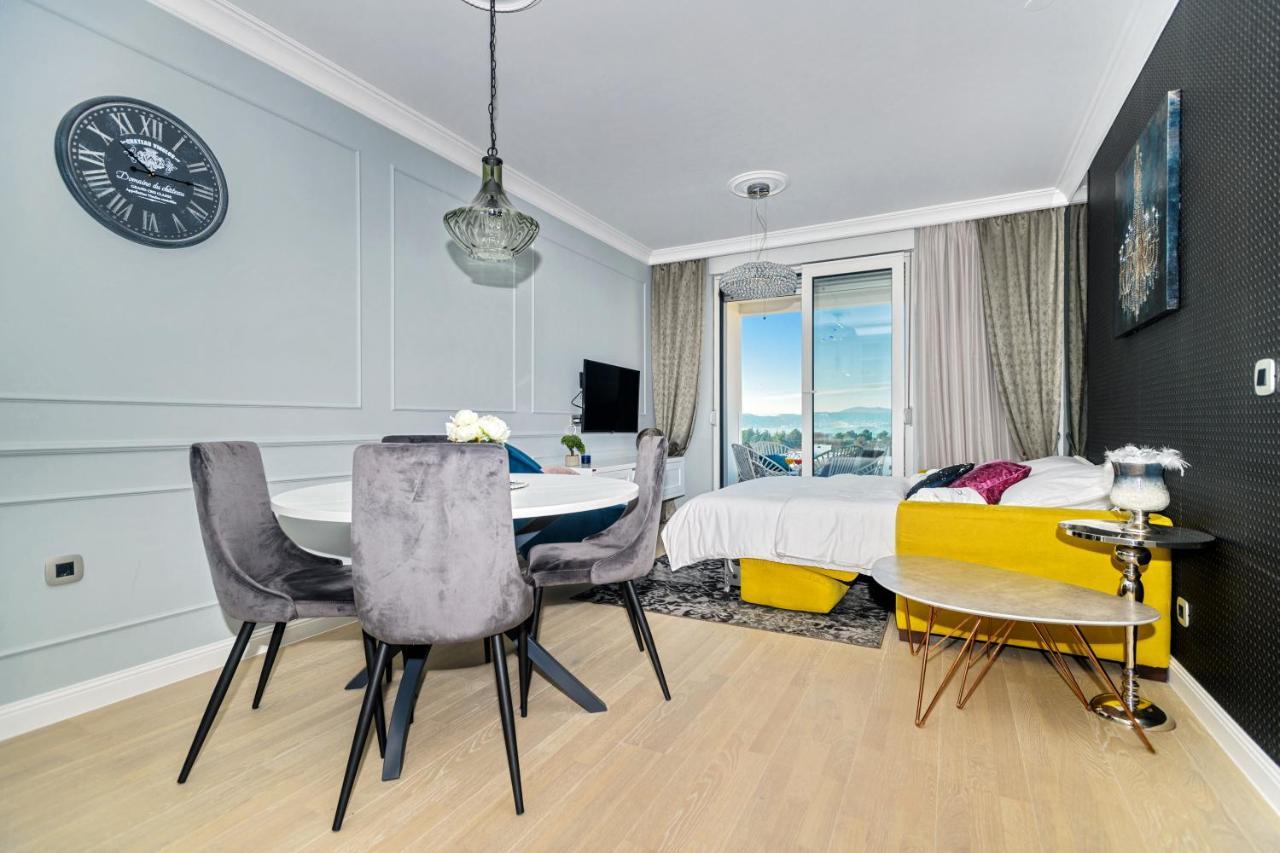 Divine Luxury Apartment Purple 扎达尔 外观 照片